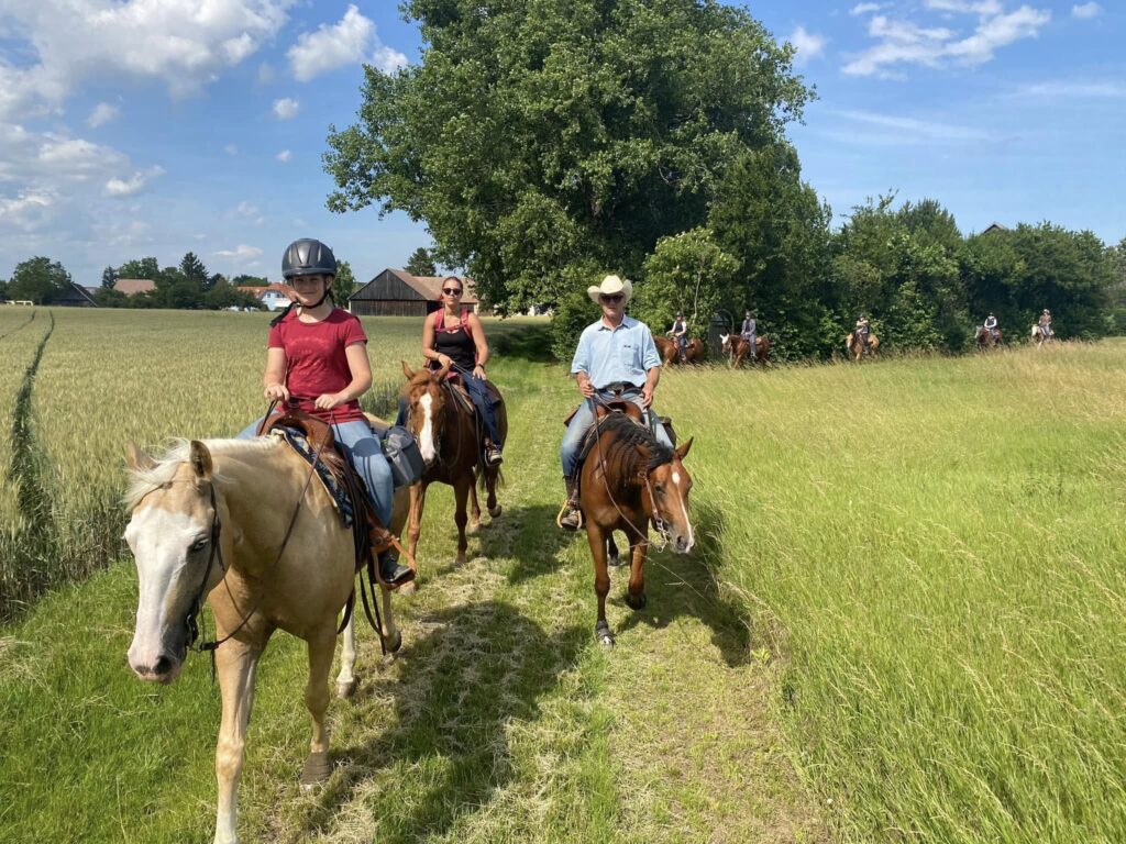 Wanderritt mit großer Gruppe